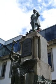 Monumento a Juan Rafael Mora en la ciudad de San José