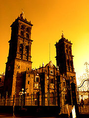 Catedral de Puebla, construida en la América española, de 1575 a 1649. Situada en el centro histórico de la ciudad, declarado patrimonio de la humanidad, es uno de los monumentos más importantes del arte novohispano.