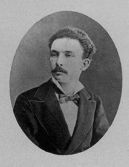 Retrato de Martí en México, en 1875. Tomado por Valleto y Cía.